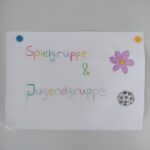 Handgemaltes Schild: Spielgruppe & Jugendgruppe