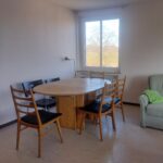 Ausgezogener Esstisch mit 6 Stühlen